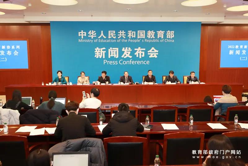 中小學(xué)法治副校長“干什么”“誰來管”“怎么聘”——教育部這場新聞發(fā)布會(huì)告訴你
