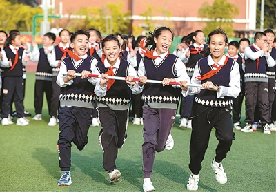 學(xué)生動(dòng)起來 課間綻精彩