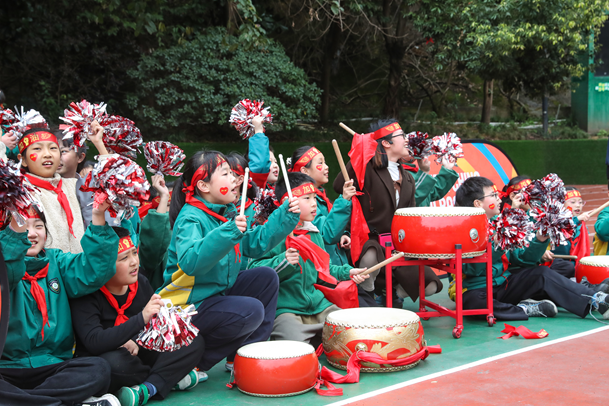 重慶市沙坪壩區(qū)樹人景瑞小學(xué)：每天戶外活動(dòng)2小時(shí) 有效遏制“小胖墩”“小眼鏡”